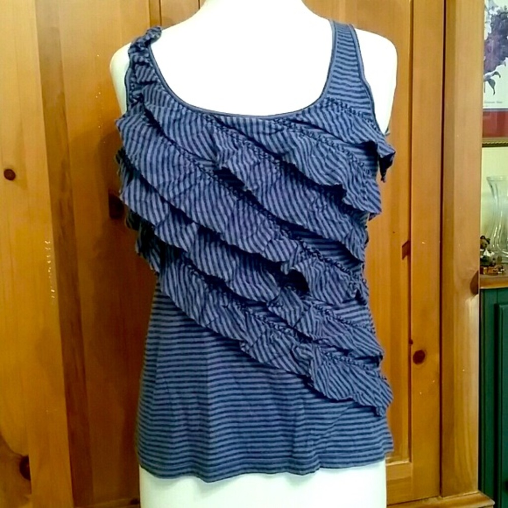 B a n a n a  R e p u b l i c    I     Women’s ruffled top